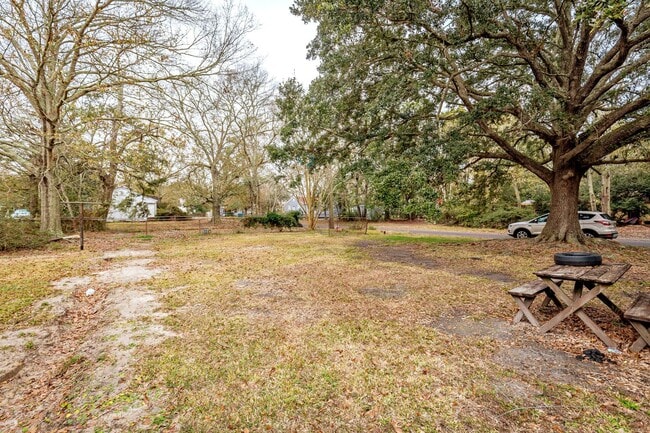 Building Photo - Cozy 2-Bedroom Home in Pascagoula