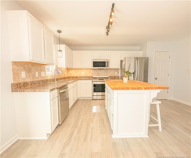Building Photo - 2112 Yellowbrick Rd