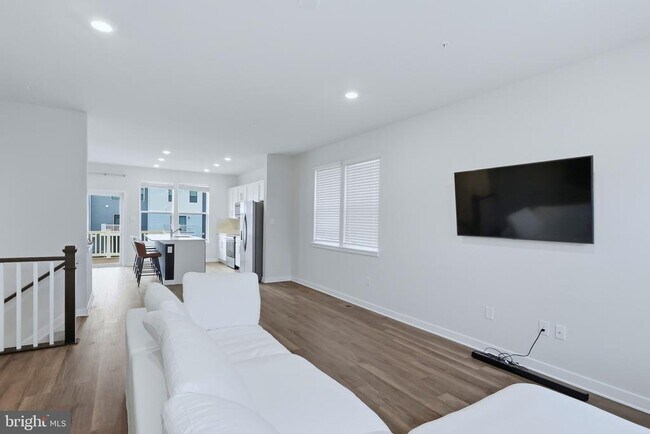 Building Photo - 369 Soft Rush Ln