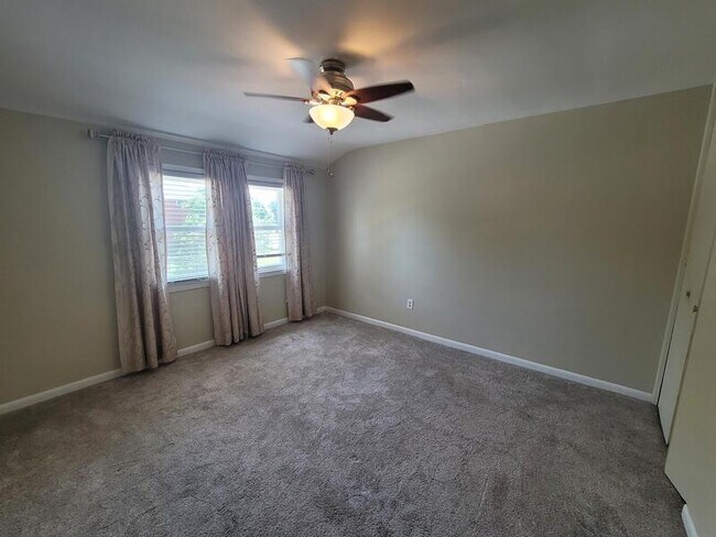 Building Photo - 8587 Morven Rd