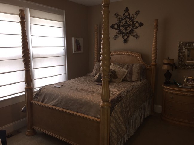 Building Photo - 1407 E North St