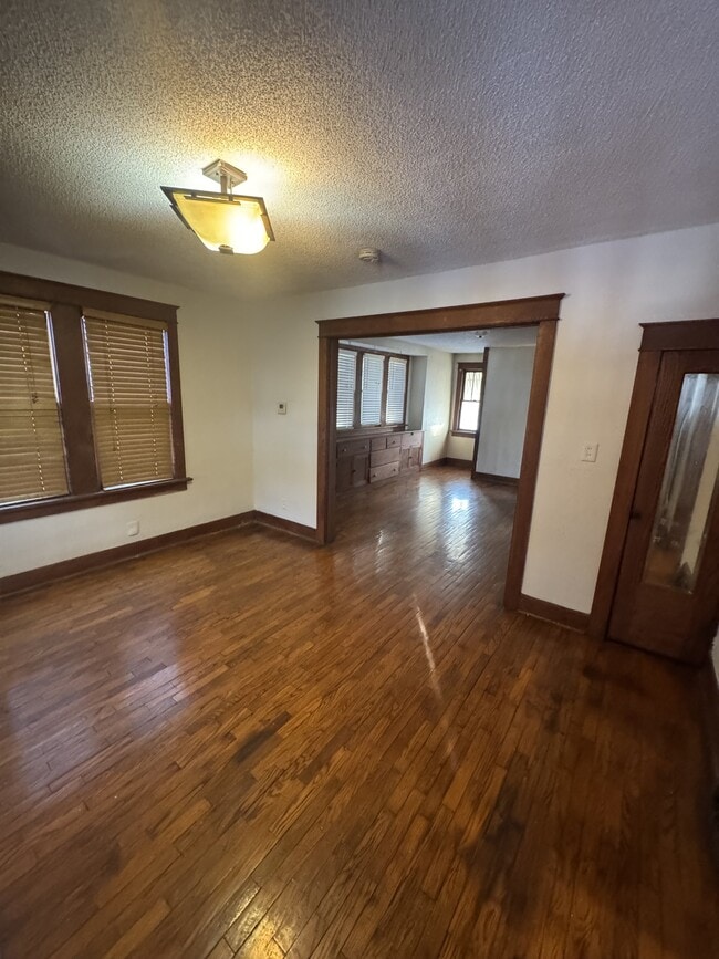 Building Photo - 1909 SW Lane St