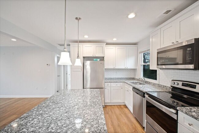 Building Photo - 6339 Old Plank Rd