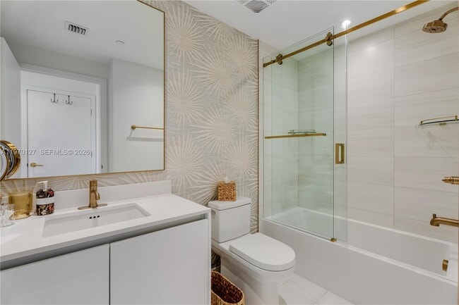 Building Photo - 2678 Tigertail Ave