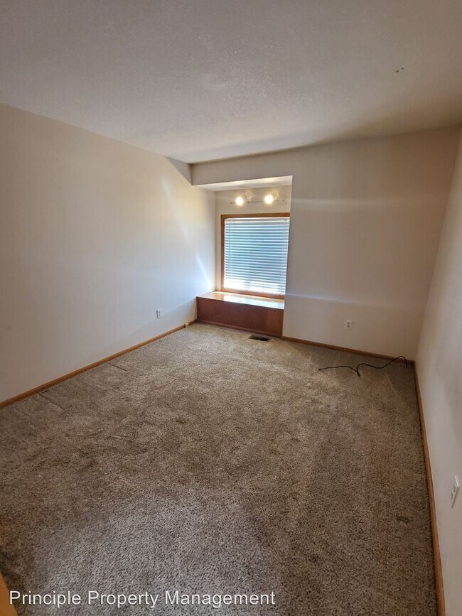 Building Photo - 3 br, 2.5 bath House - 3384 Honeywood Street