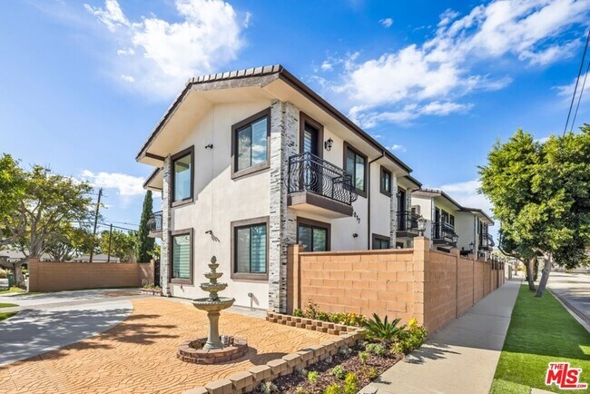 Building Photo - 2017 S Centinela Ave