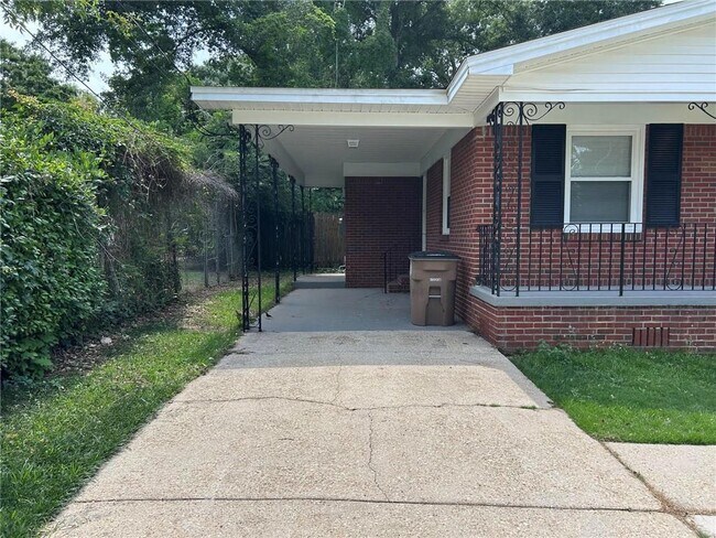 Building Photo - 506 Seville Dr