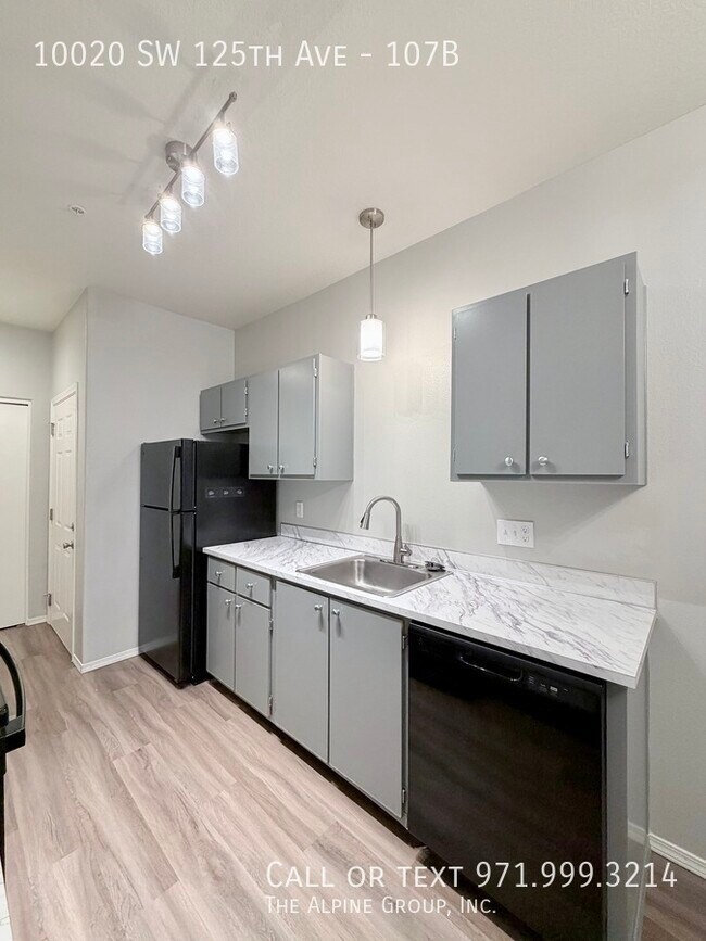 Building Photo - 10020 SW 125th Ave