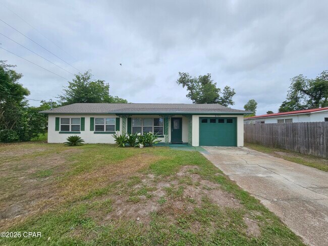 Building Photo - 5701 Lilly St