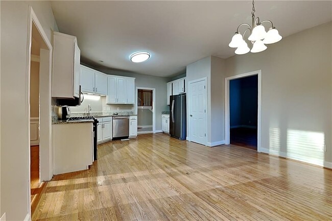 Building Photo - 4020 Hogans Mill Ln