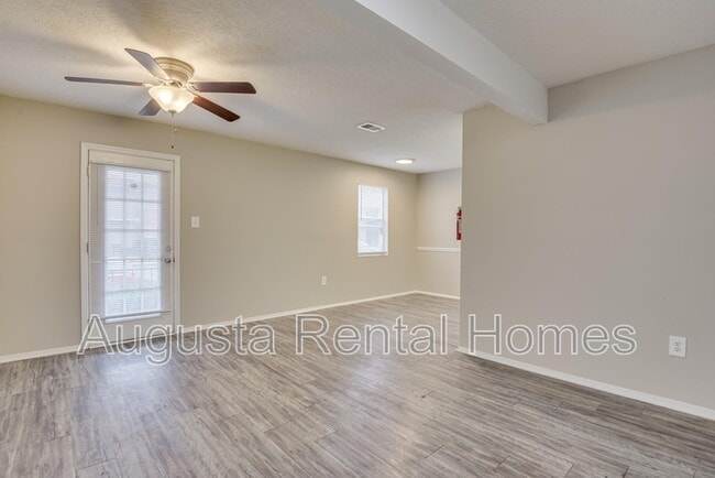 Building Photo - 2573 Tobacco Rd