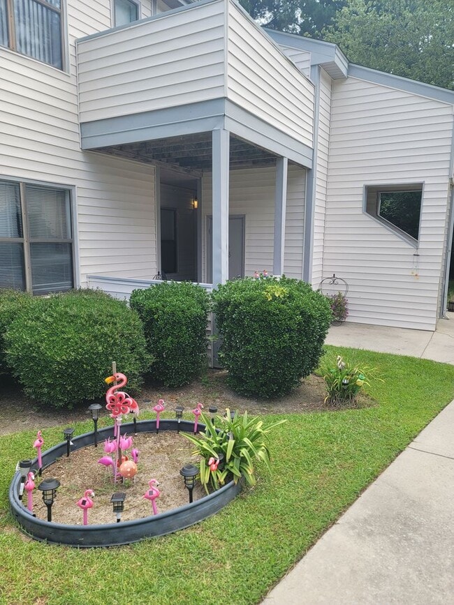 Building Photo - 100 Brighton Hl Cir