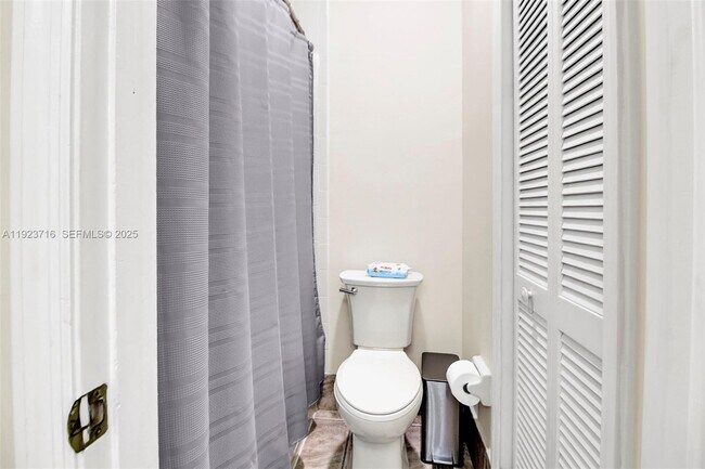 Building Photo - 15875 SW 149th Ln