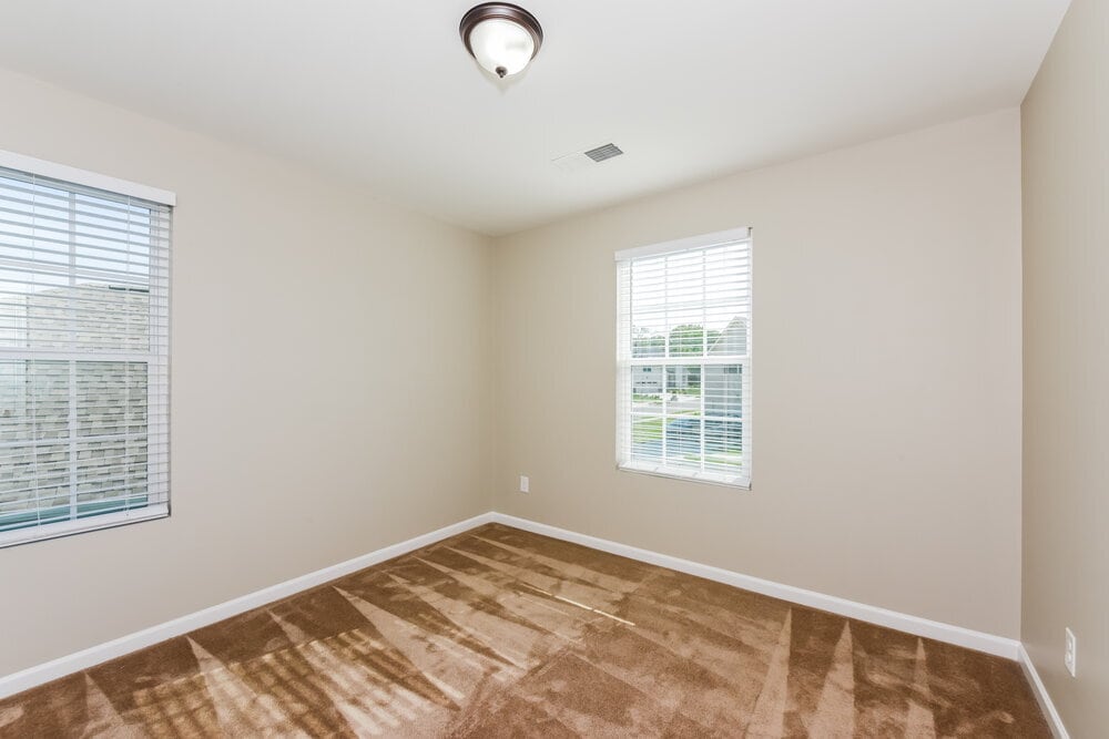 Building Photo - 724 Maylene Dr