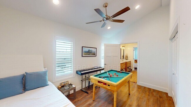Building Photo - Beautiful home In Eastside Costa Mesa