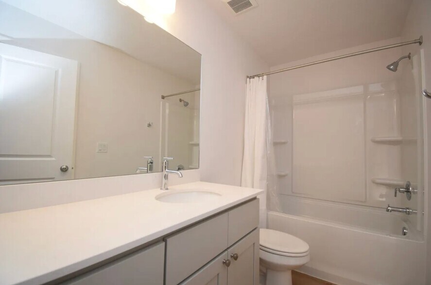 Building Photo - 4479 S 500 E