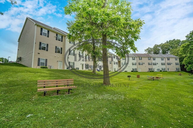 Building Photo - 1115 N Byrne Rd