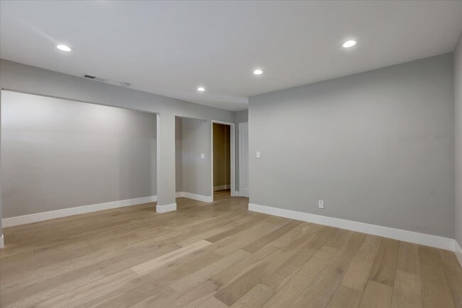 Building Photo - 406 Central Ave