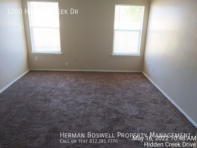 Building Photo - 1200 Hidden Creek Dr