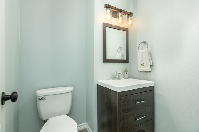 Building Photo - 1211 Kirsten St