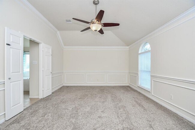 Building Photo - 6706 Nicecrest Dr