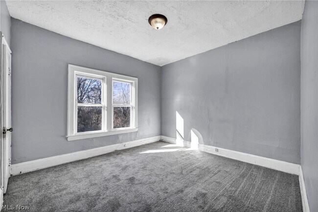 Building Photo - 3438 E 140th St