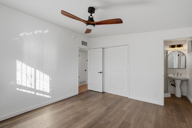 Building Photo - 6814 E Koralee St