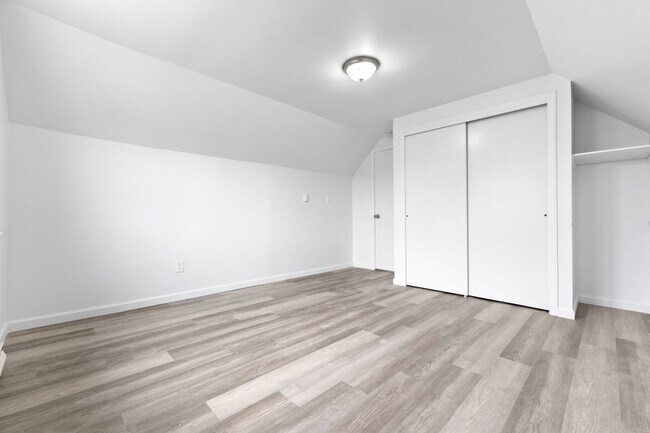 Building Photo - 813 N Kiowa St
