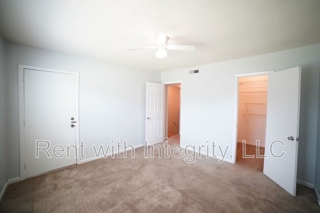Building Photo - 2325 W Pensacola St