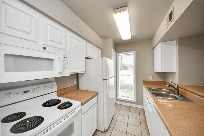 Building Photo - 10075 Westpark Dr