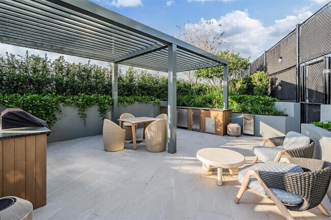 Building Photo - 3015 S Ysabella Ave