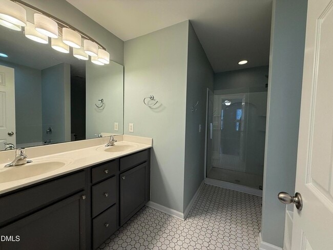 Building Photo - 606 Sawcut Ln