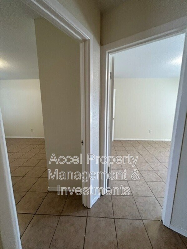Building Photo - 2409 Gumwood Ave W