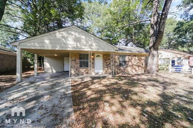 Building Photo - 3020 Normandy Dr