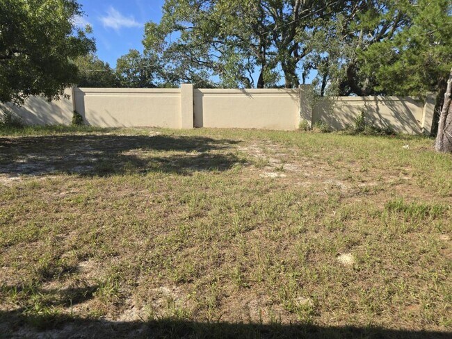 Building Photo - 7389 Canterbury St