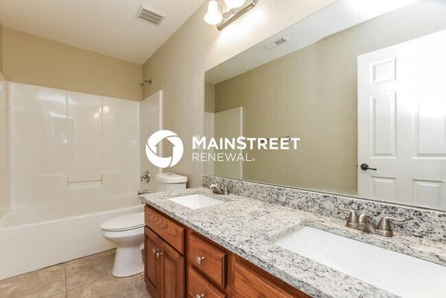 Building Photo - 4 Bedroom Pet-Friendly Home in Matthews, NC with Main Street Renewal