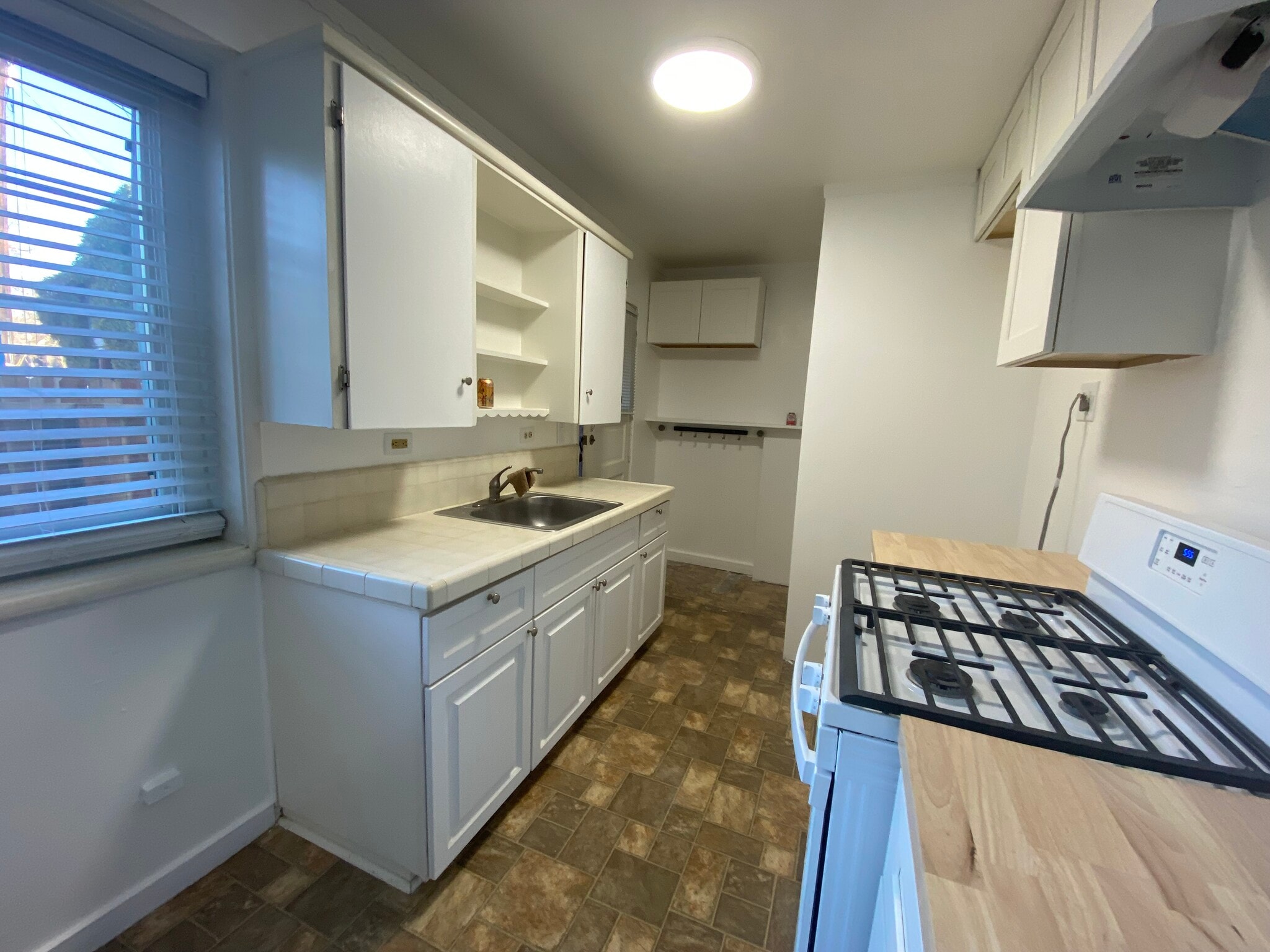 Kitchen - 815 19th St