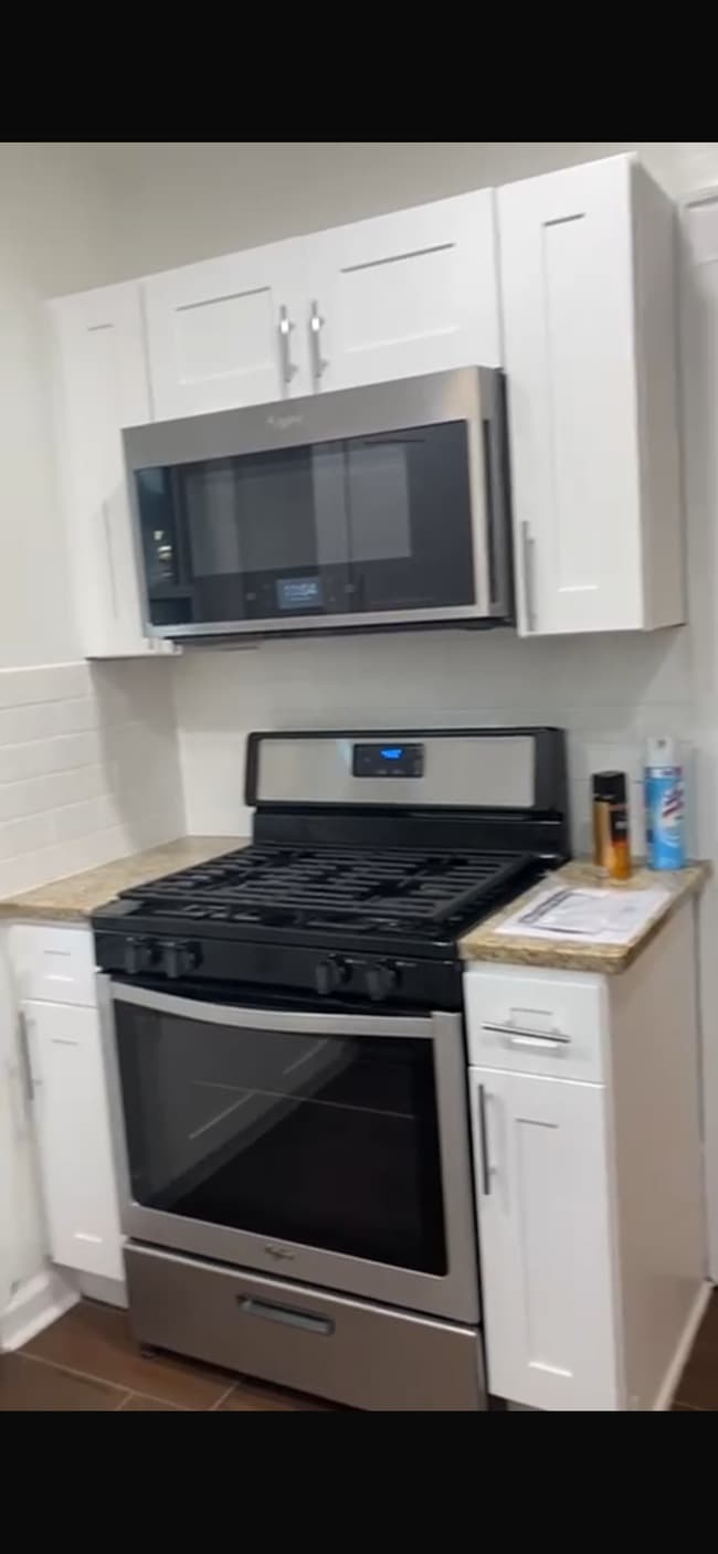 Building Photo - 832 Gibbons Ct