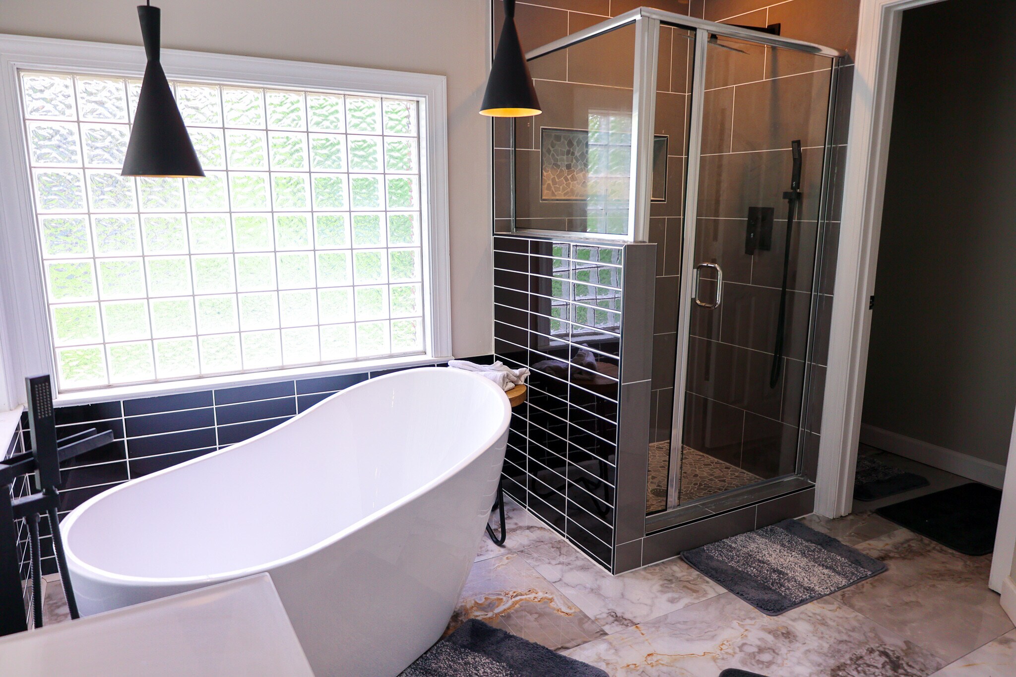 Building Photo - 1208 Enchanted Oaks Dr