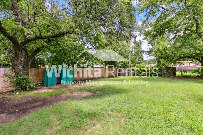 Building Photo - 2730 S Southeast Dr