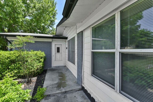 Building Photo - 4-Bedroom Home in the Heart of Killeen