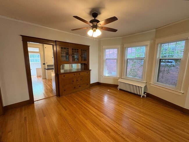 Building Photo - Traditional Congress Park Gem - 2 bed, 1 B...