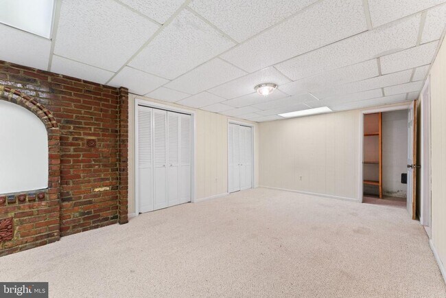 Building Photo - 9 Snug Hill Ct