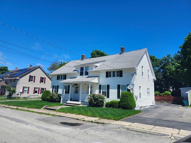 Building Photo - Elm Ln