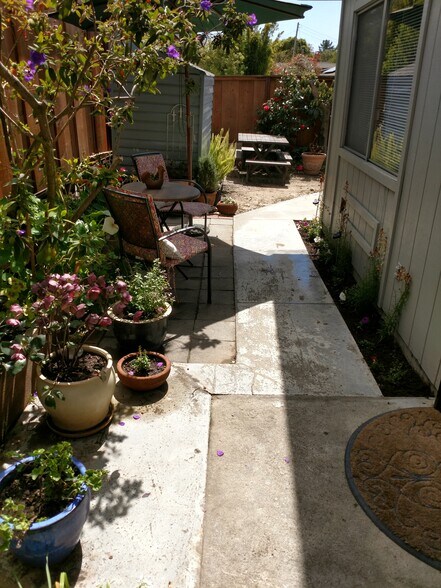 garden - 196 Alturas Way