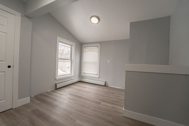 Building Photo - 41 Hobson Ave