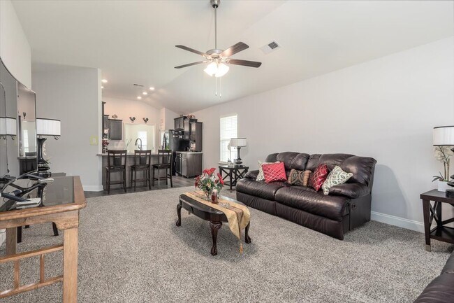 Building Photo - 5961 Uselton Dr