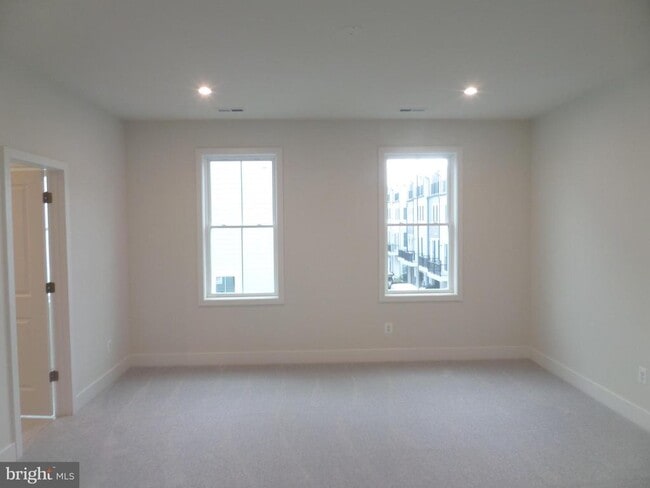 Building Photo - 2718 River Birch Rd