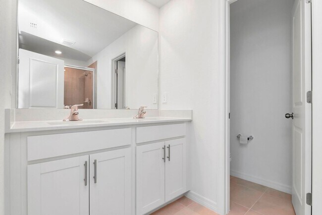 Building Photo - Brand-New 3BR/2.5BA Townhome in Lakewood Ranch — Internet, Trash & Lawn Care Included