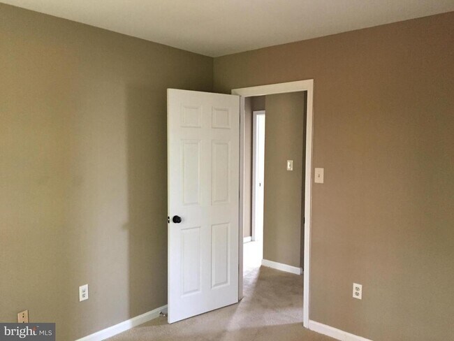 Building Photo - 96 Tanterra Dr